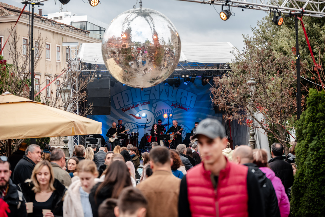 Silvestrovo u parku slavilo se uz Bagatin, večeras stiže Bang Bang