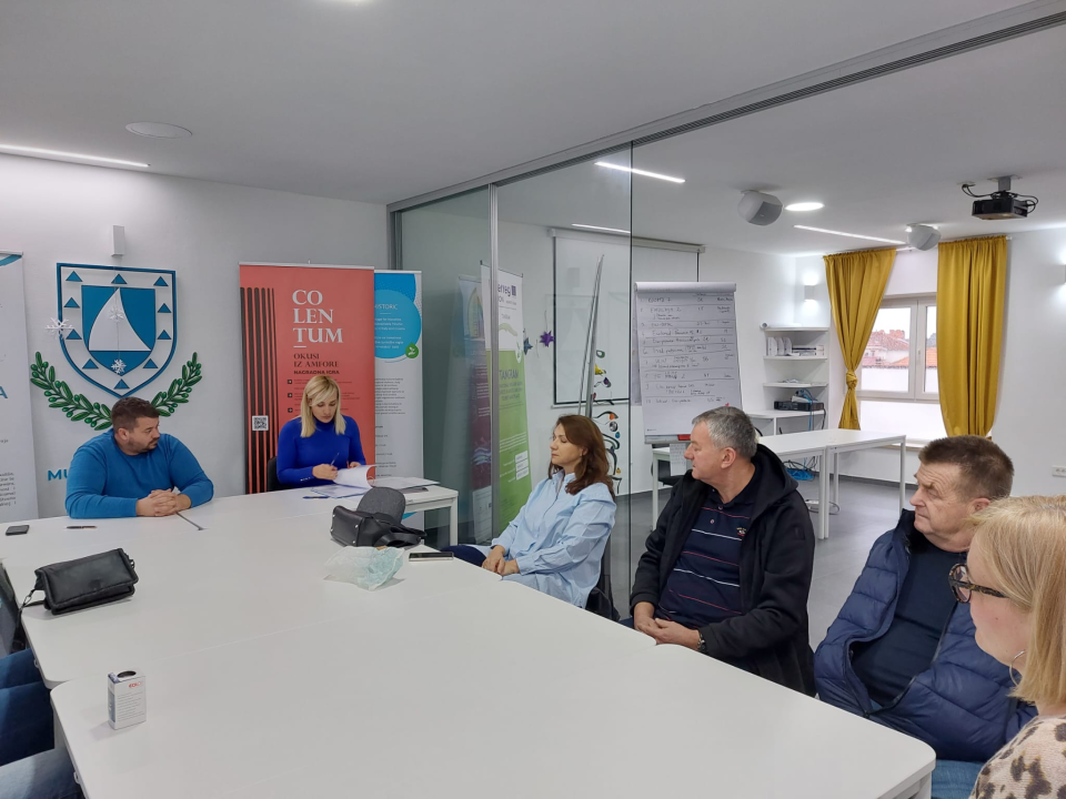 Murterske udruge potpisale ugovore s Općinom: 'Ovo mjesto živi od vas ljudi'
