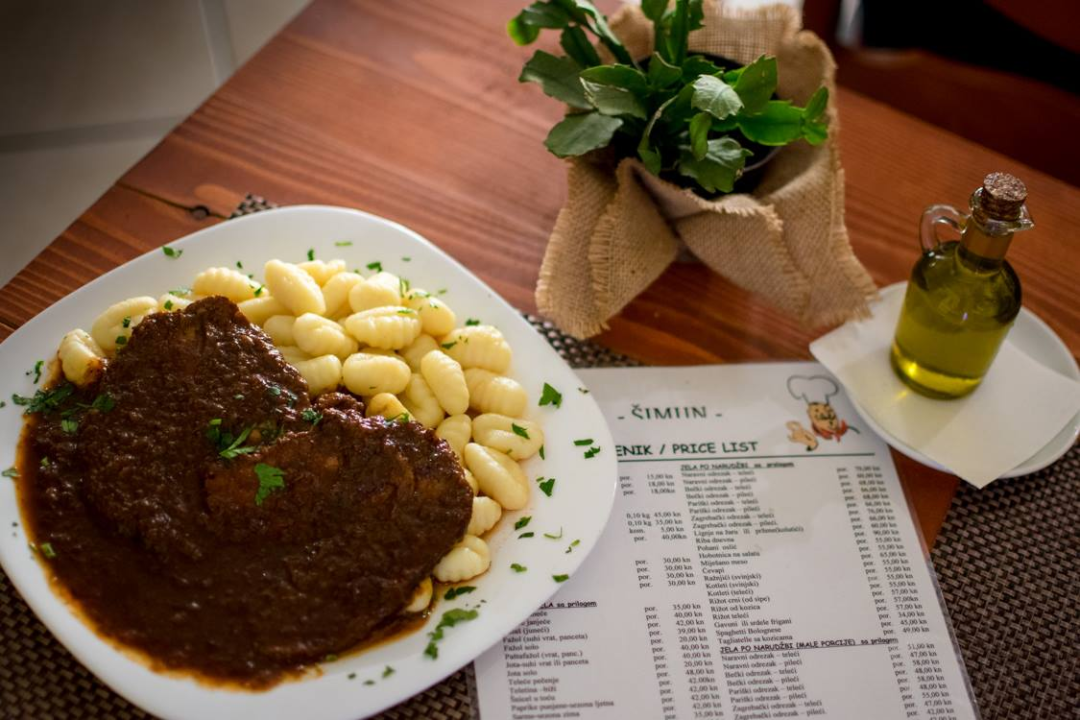 Zagrijte dušu i tijelo ukusnim delicijama iz buffeta Šimun! 