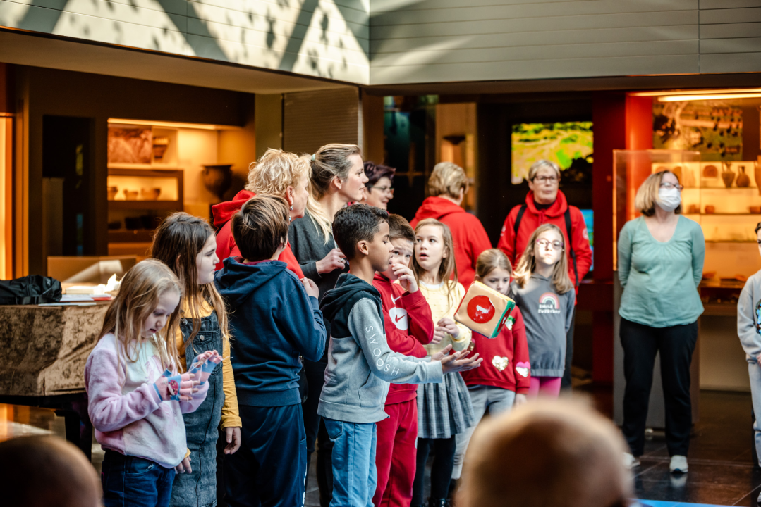 Noć muzeja u Šibeniku započela je slatko: Učenici napravili staru rimsku slasticu