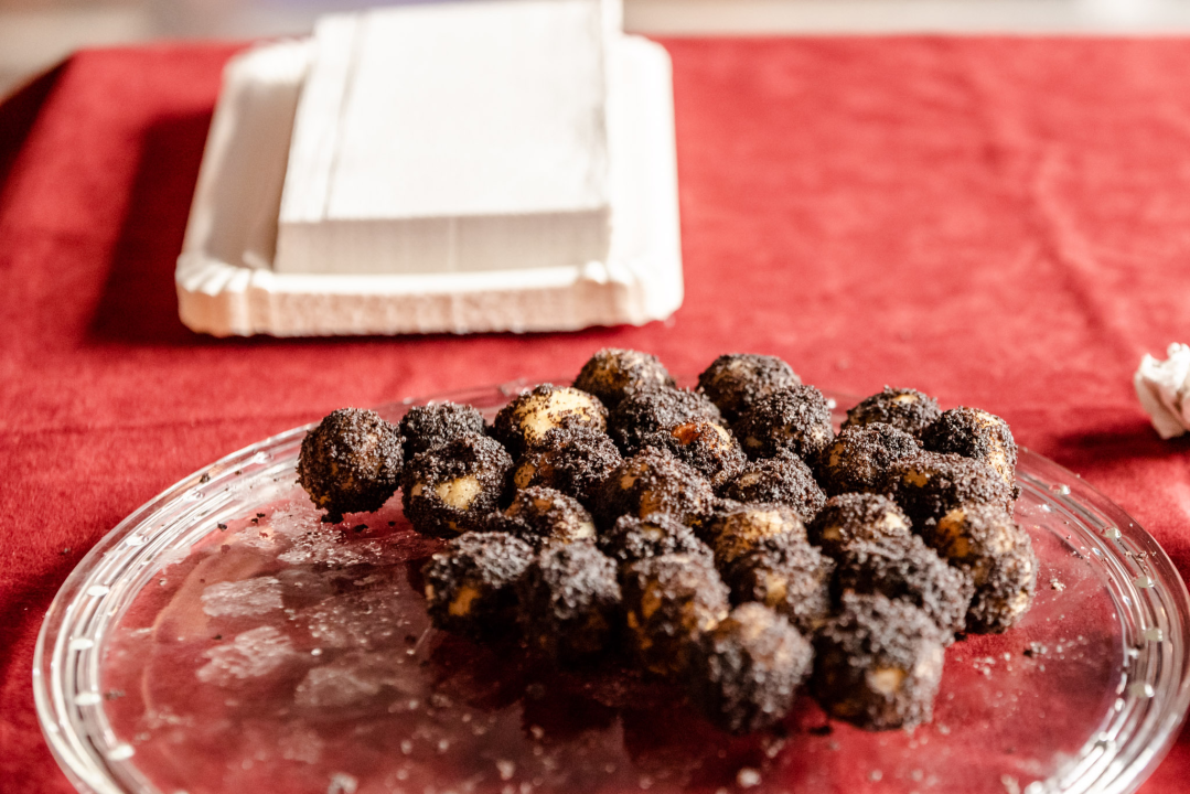 Noć muzeja u Šibeniku započela je slatko: Učenici napravili staru rimsku slasticu