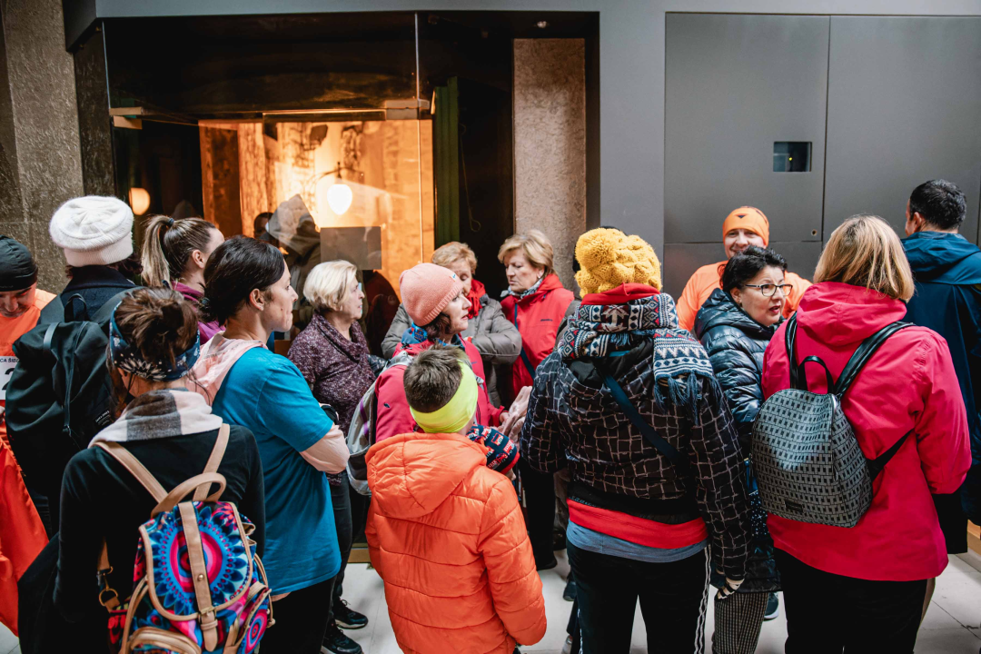 Učenici u muzeju pjevali Lukačića i predstavili šibenske galete dok su trkači ‘Zagrlili grad’