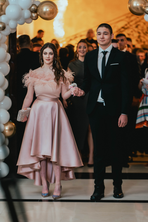 Učenici Prometno-tehničke škole Šibenik poput holivudskih zvijezda na maturalnom plesu (1)