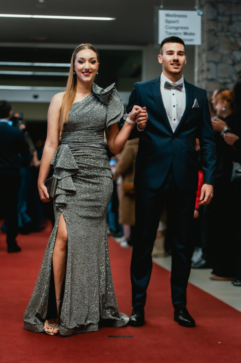 Pogledajte glamurozna izdanja maturanata Medicinske škole (2. dio)