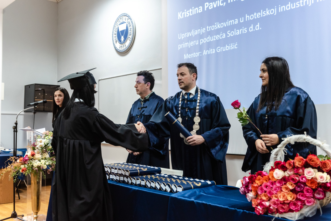 Svečana promocija studenata VUŠ-a: 'Vi ste budućnost naše zemlje i ona će biti onakva kakvom je vi oblikujete'