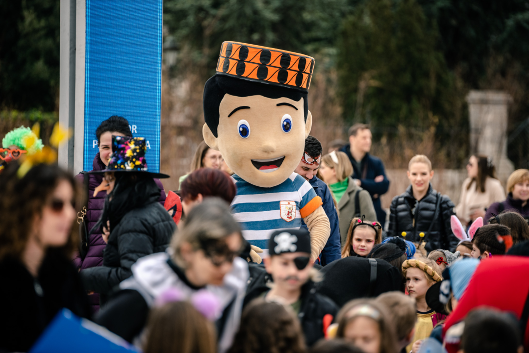 Maškare na Poljani: Đir preko grada pa svi na krafne!