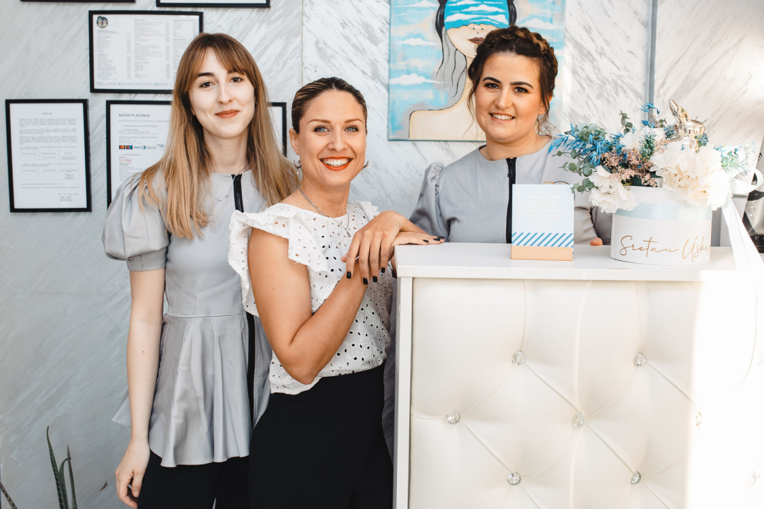 Jelena Radak časti klijentice odličnim popustima na trajnu šminku!