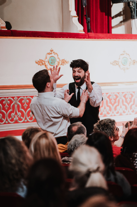 Perić i Detelić na daskama koje, u ovom slučaju, smrt znače publiku nasmijali ‘Direkt u glavu’