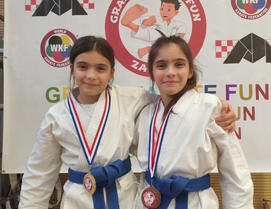 Blizanke Nika i Iva osvojile zlatnu i brončanu medalju na međunarodnom turniru