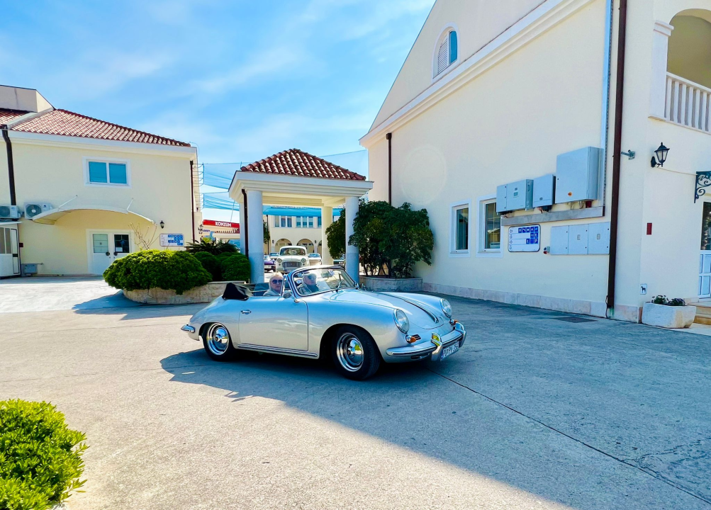  Oldtimeri na tradicionalnom uskršnjem doručku u Rogoznici