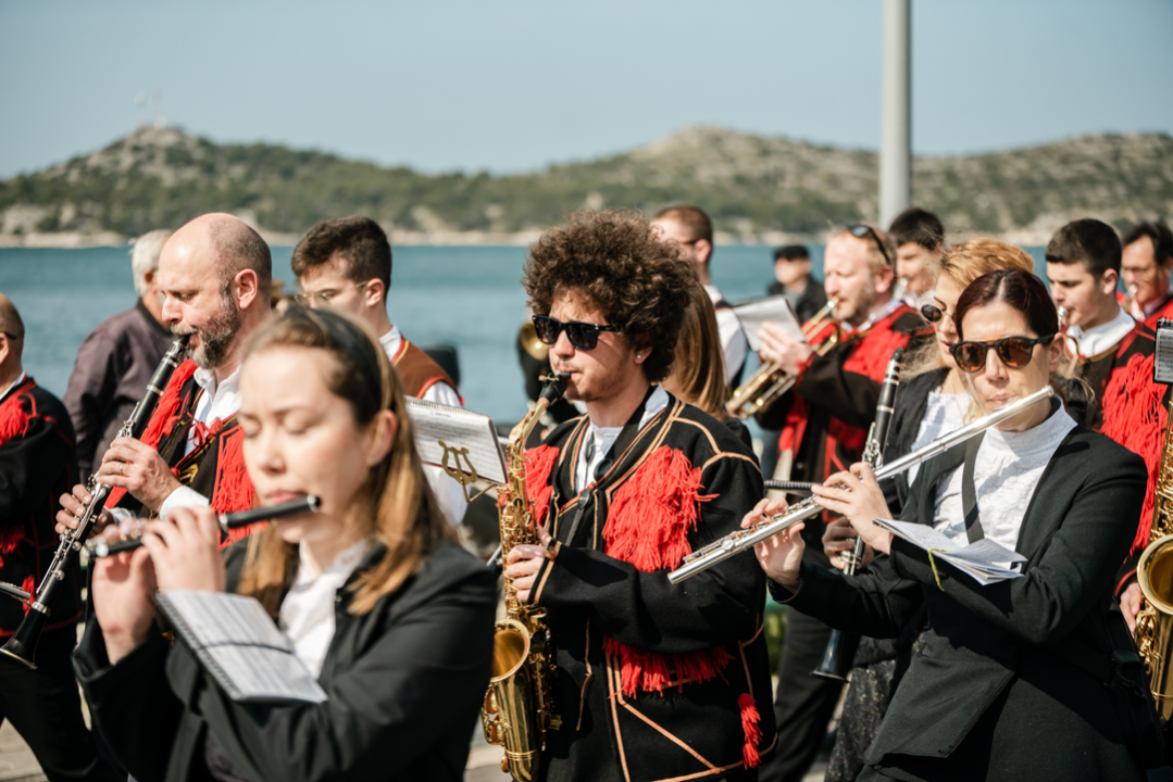 Tradicionalni šibenski Uskrsni doručak uz mega fritaju, domaća jela i slastice 