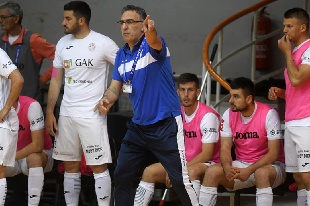 Pogledajte video: Crnica slavila nakon penala u novoj drami protiv Squarea