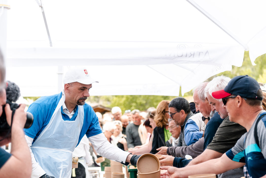Uz podjelu graha u NP Krka tradicionalno obilježen Praznik rada: 'Sve što imamo stvorili smo svojim radom'