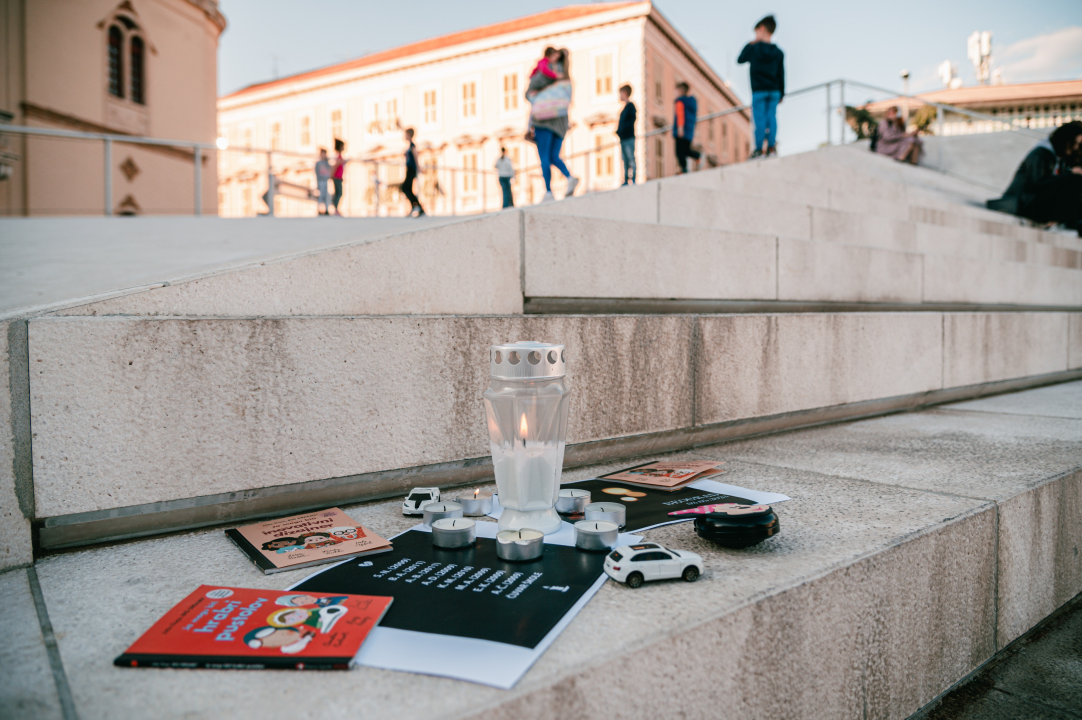 Na Poljani svijeće, autići i Minnie Mouse za djecu ubijenu u Beogradu