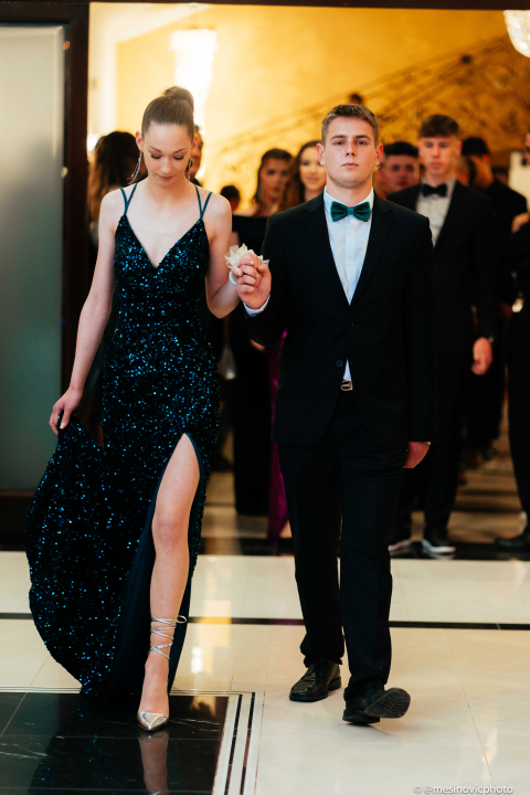 Zavirite na blještavi maturalni ples šibenske Industrijsko-obrtničke škole (2)