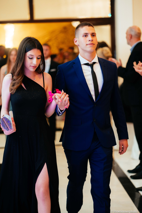 Zavirite na blještavi maturalni ples šibenske Industrijsko-obrtničke škole (1)