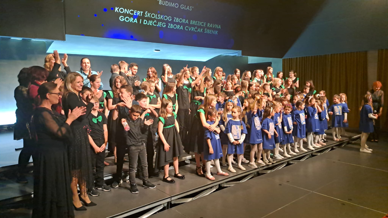 'Mali cvrčci' i njihovi gosti u Kući umjetnosti Arsen oduševili publiku koncertom 'Budimo glas' 