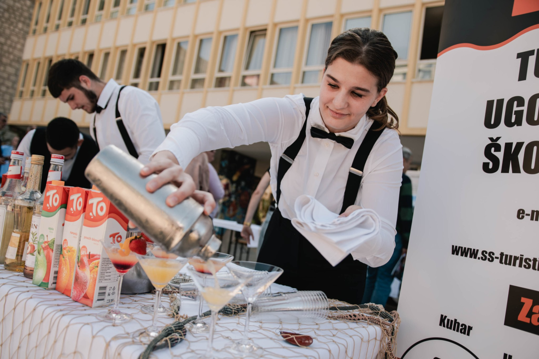 Učenici srednjih i osnovnih škola obilježavaju Dan Šibensko-kninske županije: 'Nadam se da ćete svi tu ostati' 
