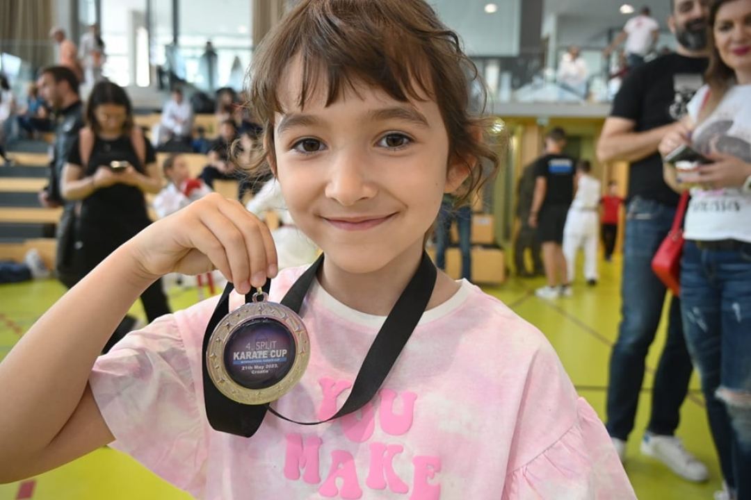 KK Okit opet najbolji: Iz Splita se vratili sa 42 medalje i peharom za najbolji klub turnira  