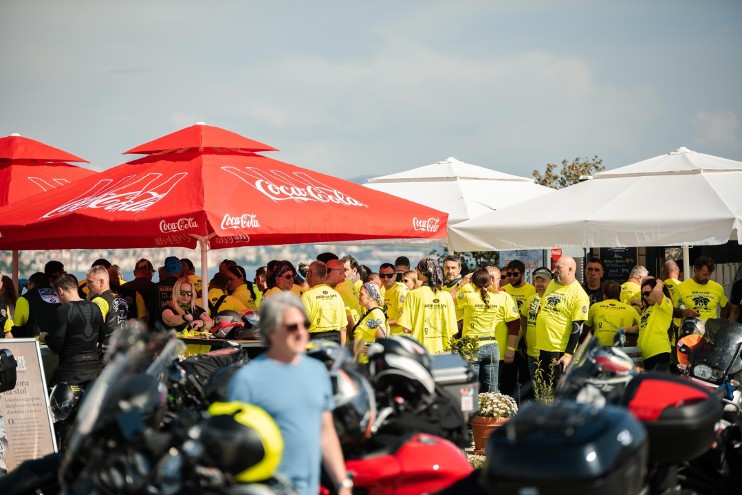 Motoristi na Šibenskom mostu: Voze od Pule do Dubrovnika i prikupljaju sredstva za bolesnu djecu