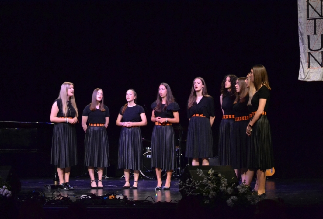 Održan Antun: Gimnazijalci dodijelili nagrade najboljim profesorima i učenicima