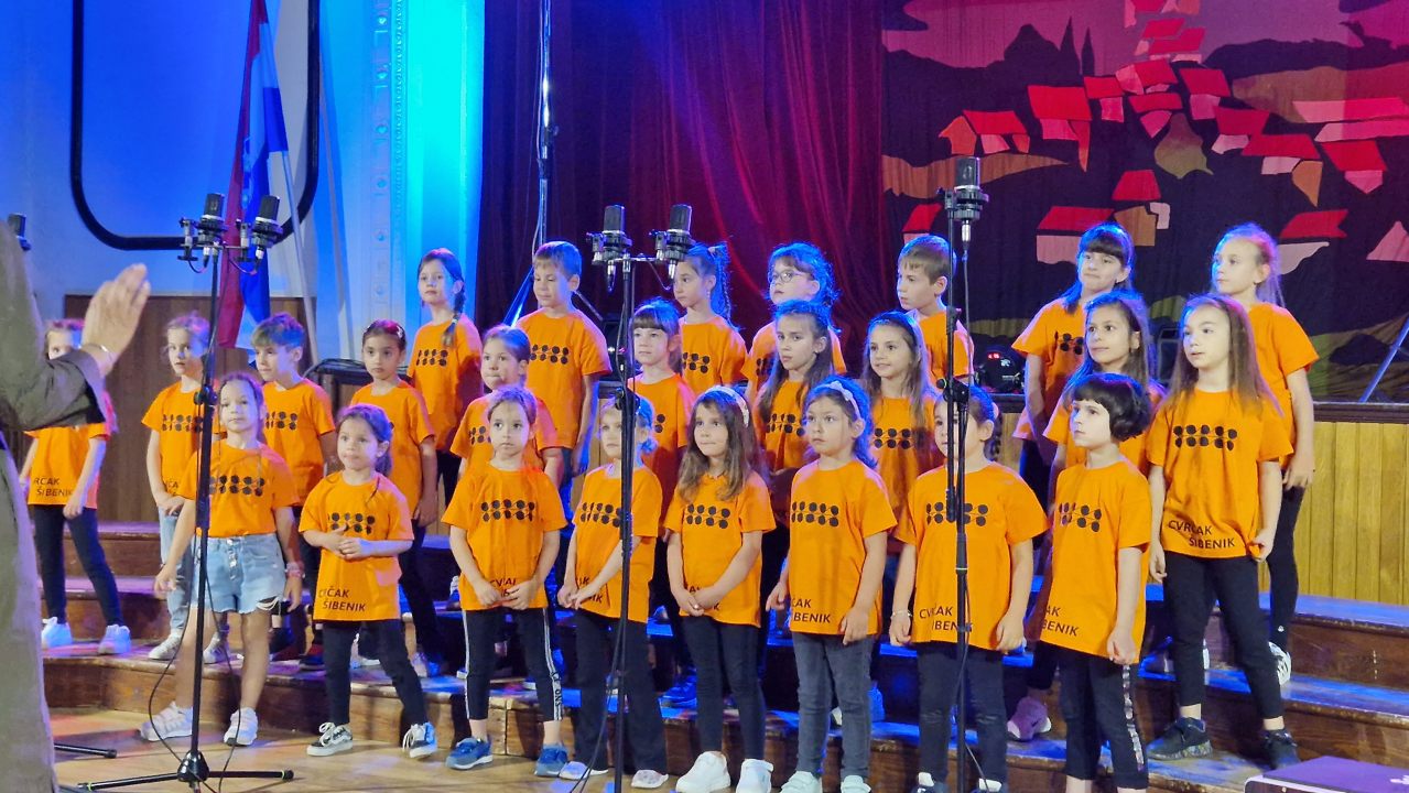 Najmlađi šibenski pjevači 'Cvrčci' nastupili na smotri dječjih zborova u Ravnoj Gori