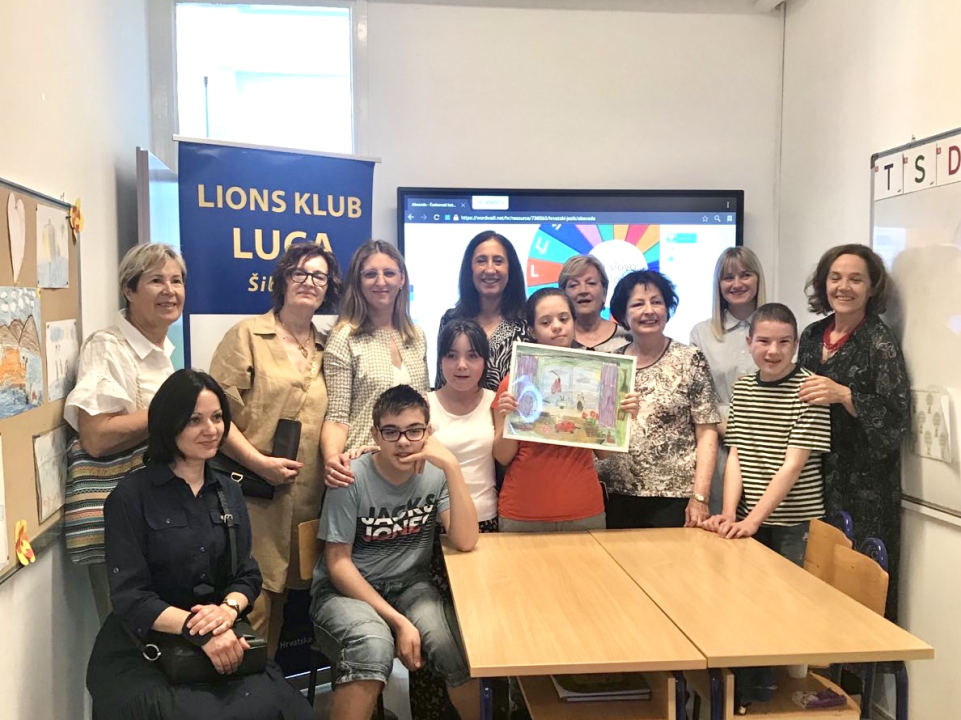 Učenicima OŠ Juraj Šižgorić šibenske lionsice donirale interaktivni ekran 'Pametnica' 