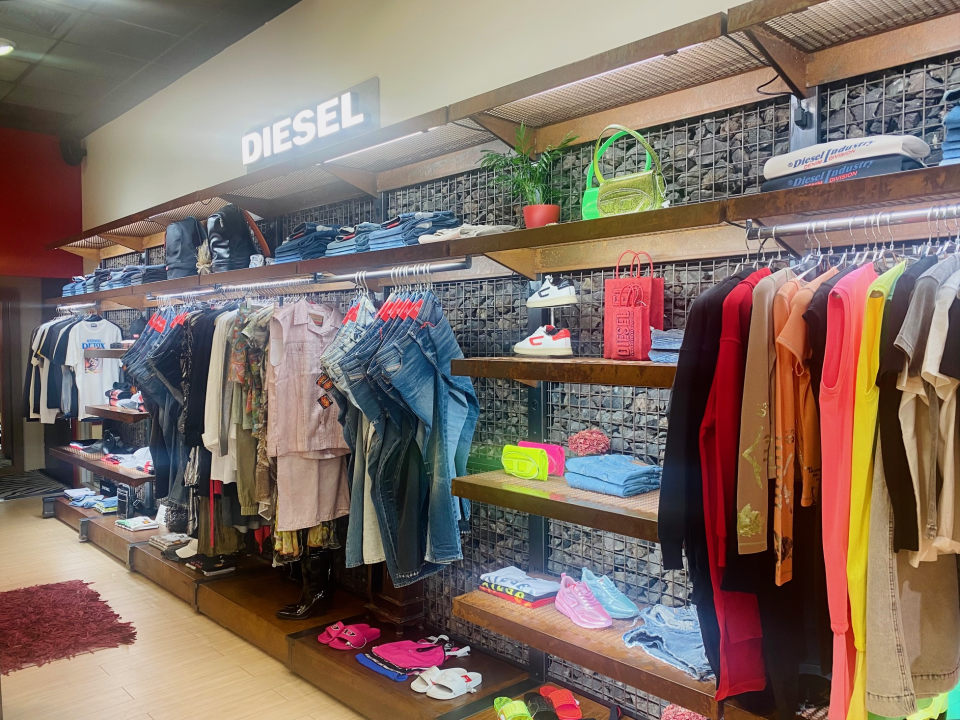 Fashion Box nudi najtrendi komade poznatih brendova Replay i Diesel!