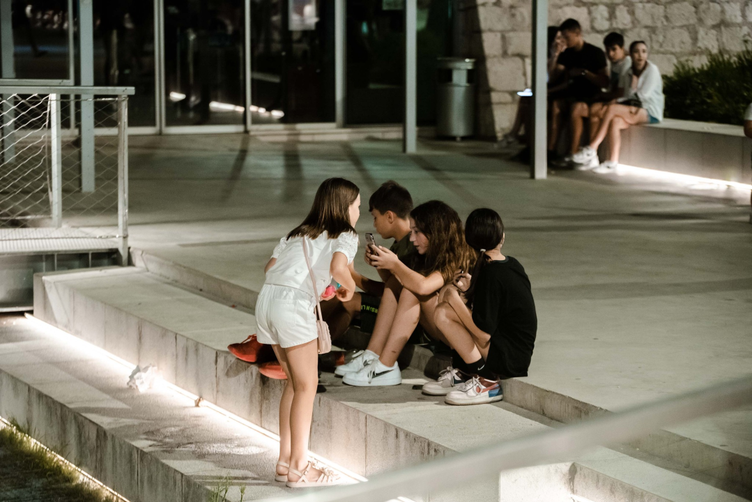 Šibenska noć napunila ulice ljudima koje je rasplesao bend Silente!