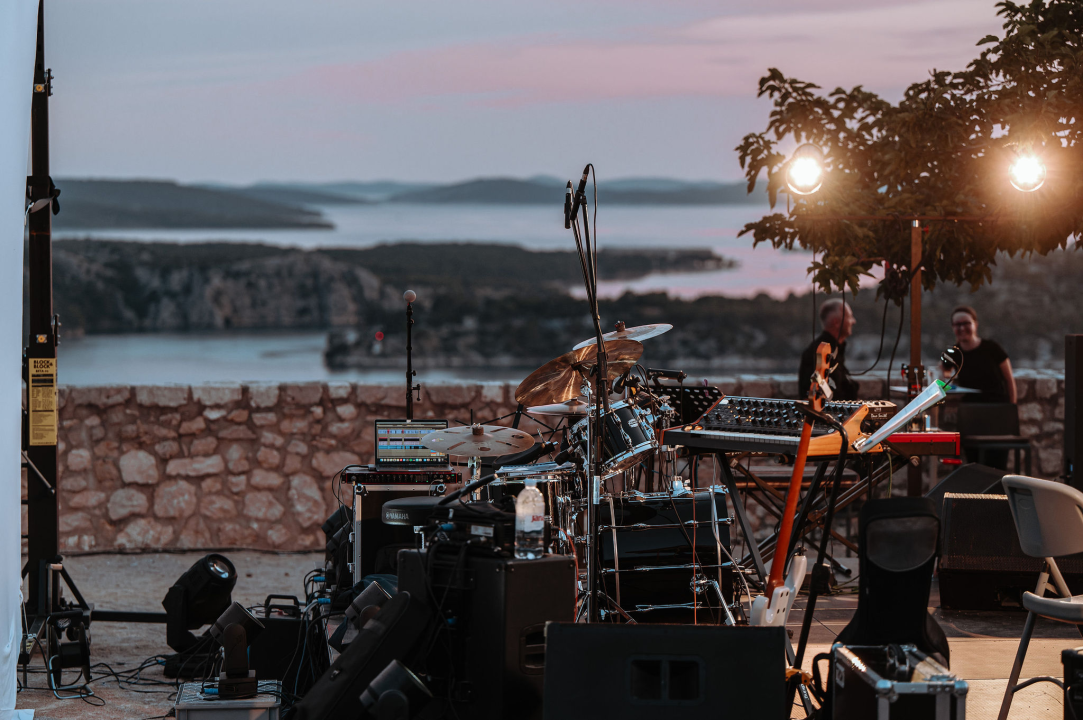 Zalazak, 'buka' i urbane projekcije: Bruna Matić predstavila audio-vizualni projekt NOISE