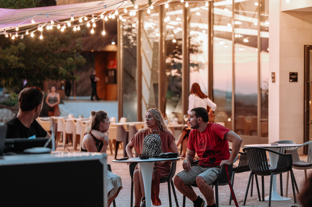 Zalazak, 'buka' i urbane projekcije: Bruna Matić predstavila audio-vizualni projekt NOISE