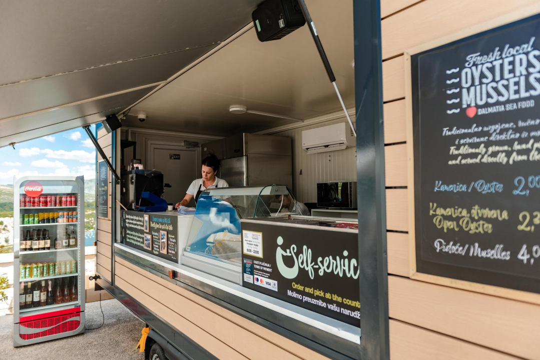 Posjetite kušaonicu Oyster22 i na licu mjesta uživajte u slasnim pidoćama na buzaru!