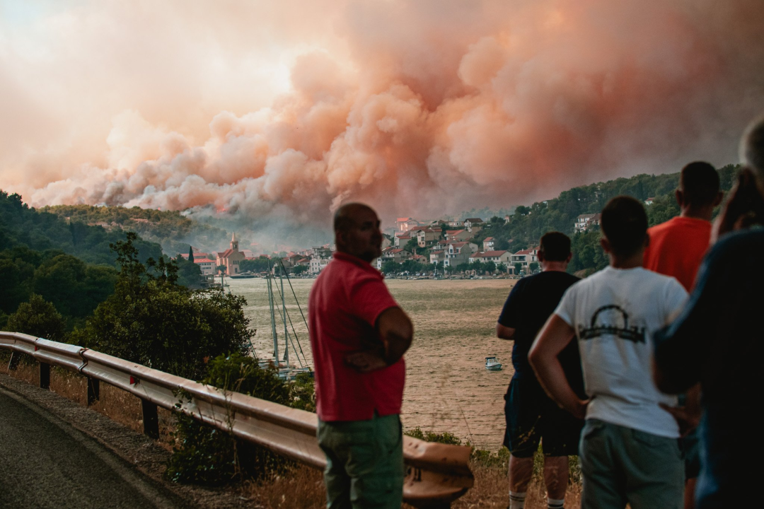 Godišnjica strašnog požara u Zatonu i Raslini: ‘Sjećam se bijele pjene koja lebdi zrakom ispunjenim dimom. Vrijeme je stalo’ 