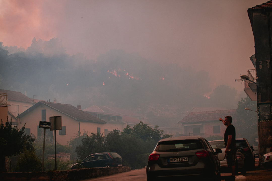 Godišnjica strašnog požara u Zatonu i Raslini: ‘Sjećam se bijele pjene koja lebdi zrakom ispunjenim dimom. Vrijeme je stalo’ 