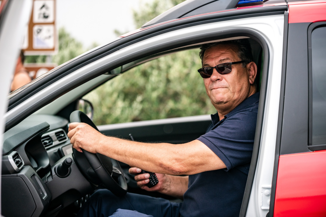 FOTOGALERIJA: Vatrogasci i stanovnici bore se s požarom u Grebaštici