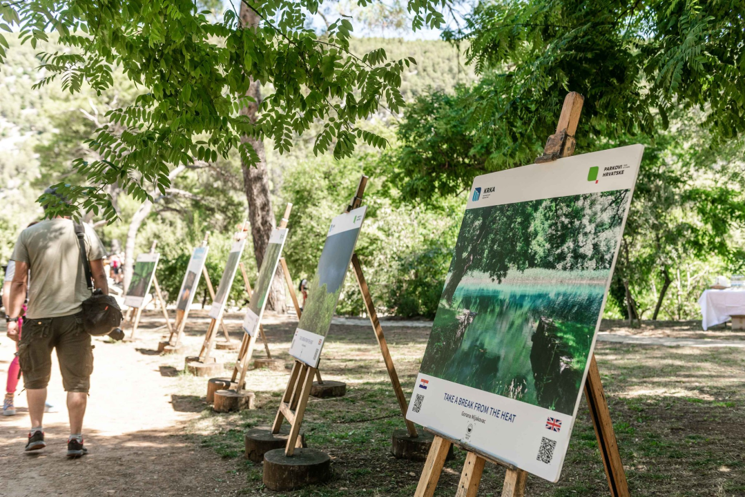 U NP Krka otvorena izložba fotografija: 'Cilj je osvijestiti važnost šuma za smanjenje utjecaja klimatskih promjena' 