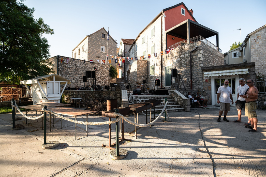 Na Zlarinu održana tradicionalna Srdelada