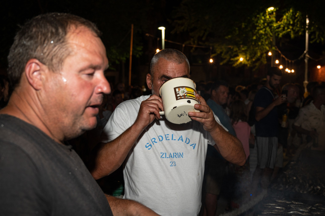 Na Zlarinu održana tradicionalna Srdelada