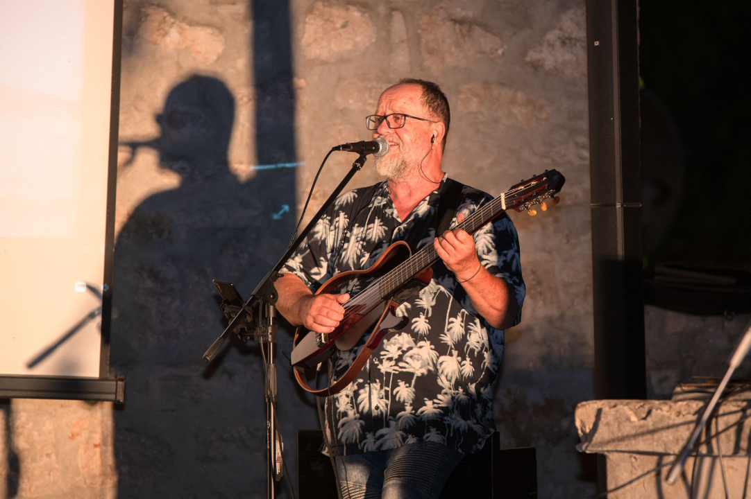 Zlarinjani se tradicionalno prisjetili svog pjesnika i književnika Mladena Bjažića
