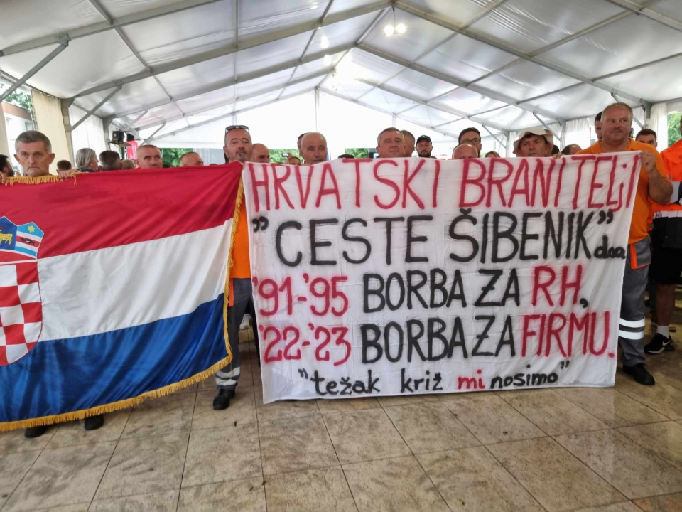 Radnici Cesta Šibenik na obilježavanju Oluje u Kninu: 'Otkaze nam daju pripadnici minhenske bojne'