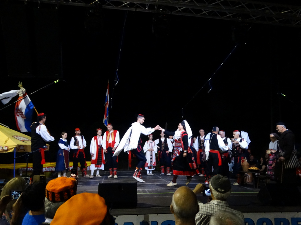 Na 16. 'Noći Zagore i gena kamenog' u Koprnu izabrani balotaš, izbijač bule, šijač i rezač pršuta godine