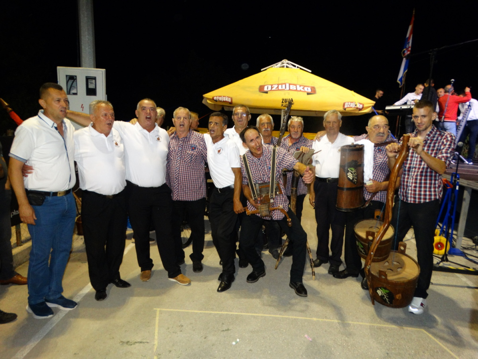 Na 16. 'Noći Zagore i gena kamenog' u Koprnu izabrani balotaš, izbijač bule, šijač i rezač pršuta godine