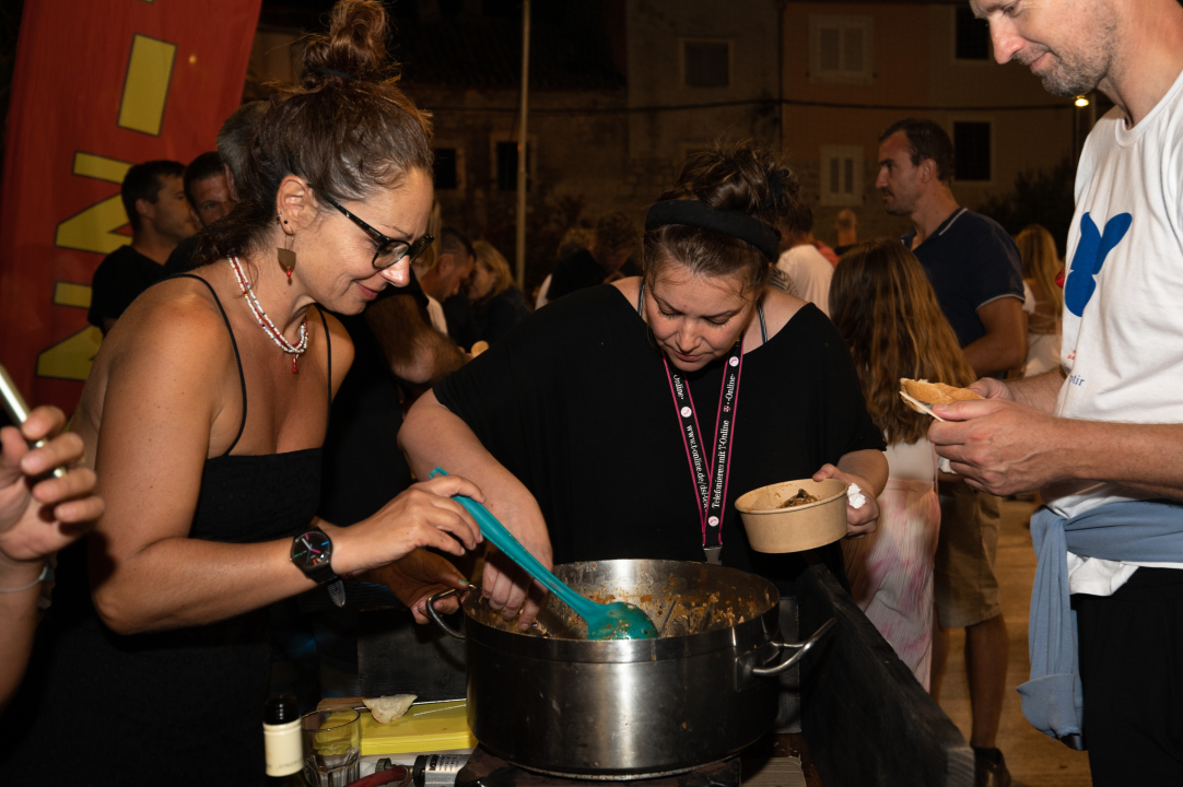 Na Zlarinu održana tradicionalna Brudetijada: Najbolji brudet skuhala je ekipa Rudina