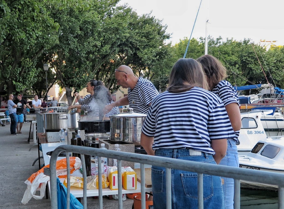 Pogledajte kako je bilo na tradicionalnoj Zatonskoj pidočijadi