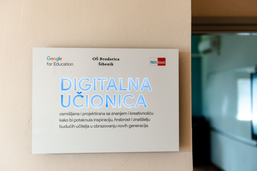 'Učionice 21. stoljeća' s gradonačelnikom dočekale prvašiće: 'Krenite hrabro u školske klupe'