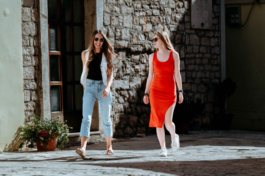 Moda godine ne broji: Ove dame modnim odabirom oborile su centar grada! 