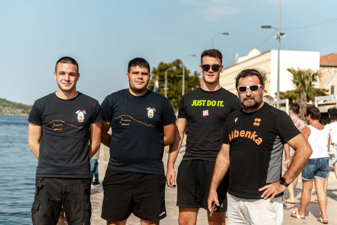 Jutros povodom Dana grada čišćeno podmorje šibenske rive: Među puno smeća pronađena pa deaktivirana ručna bomba