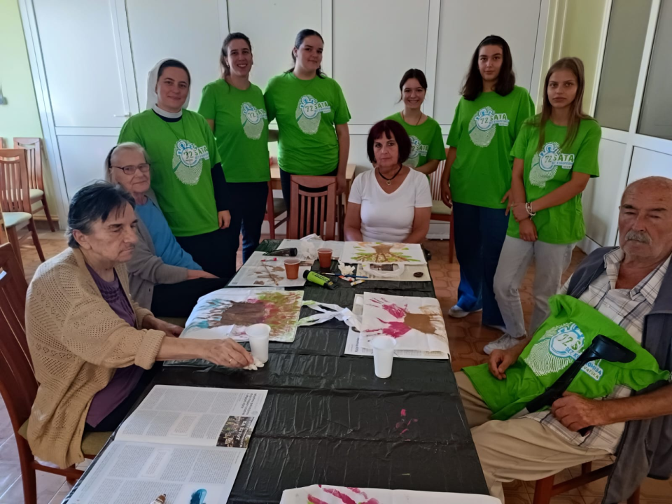 Mladi u Cvjetnom domu 'ostavili trag': S korisnicima oslikavali platnene torbe