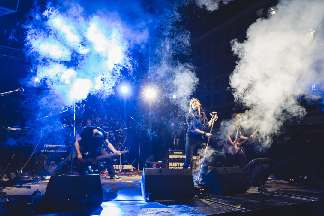 Dino Jelusić zatvorio ‘Bablje ljeto’ u Šibeniku, pogledajte atmosferu s koncerta
