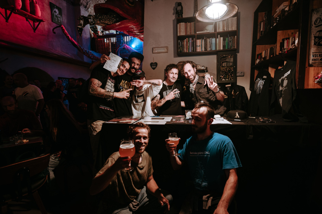 Post pankeri 'Algiers' energičnim koncertom 'shookirali' sinoć publiku u Šibeniku 